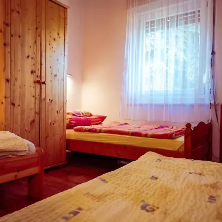 Apartment For 5 Ppl At Balaton Balatonfenyves